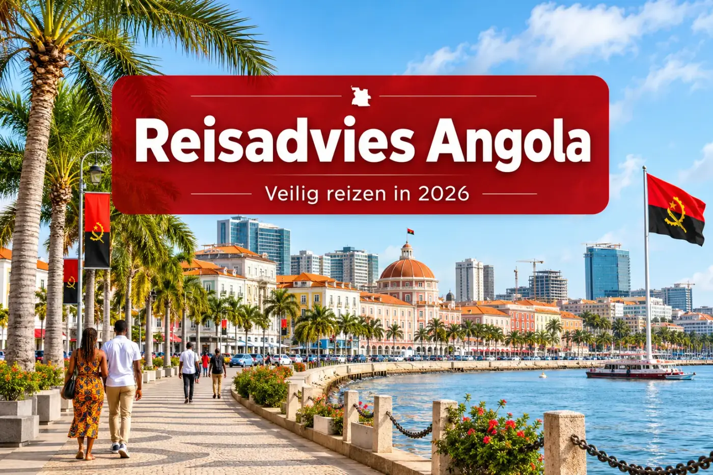 De Marginal-promenade van Luanda met palmbomen en de Atlantische kust